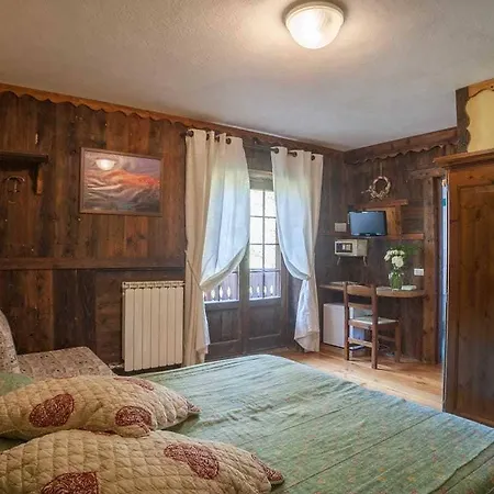 Boule De Neige Hotel 3*